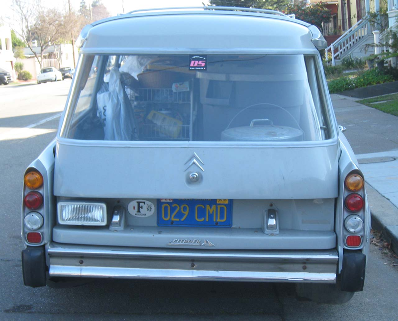 Illustration for article titled 1969 Citroƫn DS Station Wagon